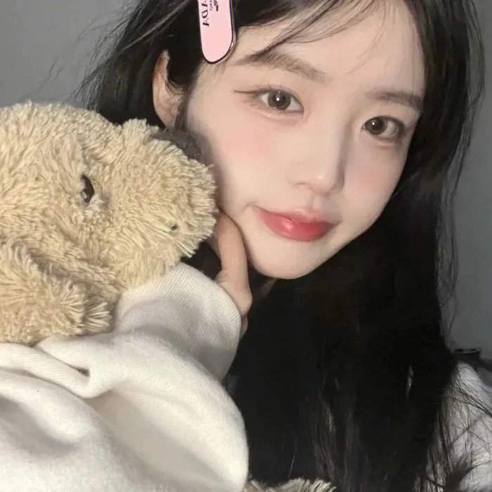 穿普拉达的女王海报